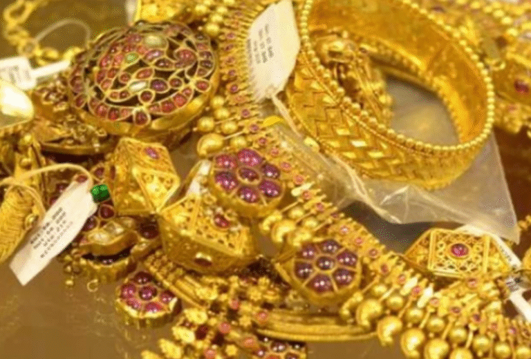 Gold prices rise again in global, local markets