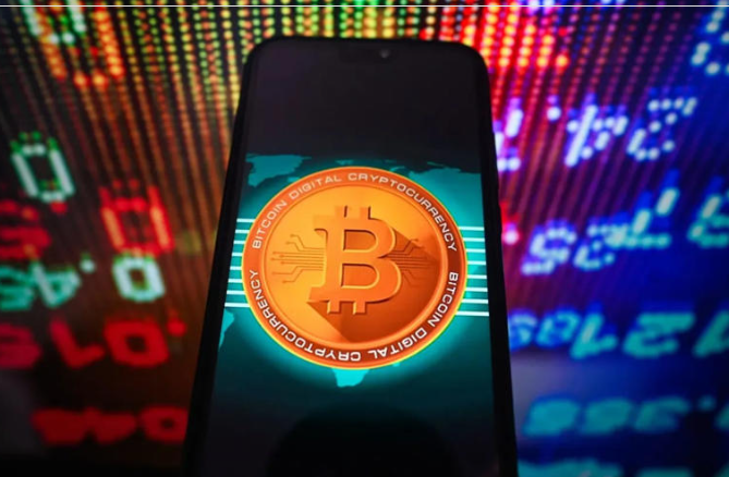 Bitcoin falls to $101K despite stocks, gold rallying ahead of vote to end US govt shutdown