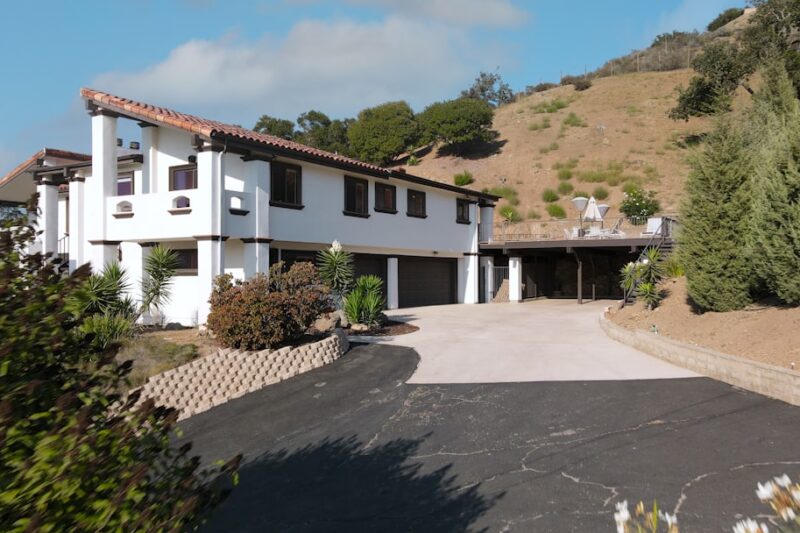 Who is Moving? A Look at the Latest Celebrity Real Estate Deals